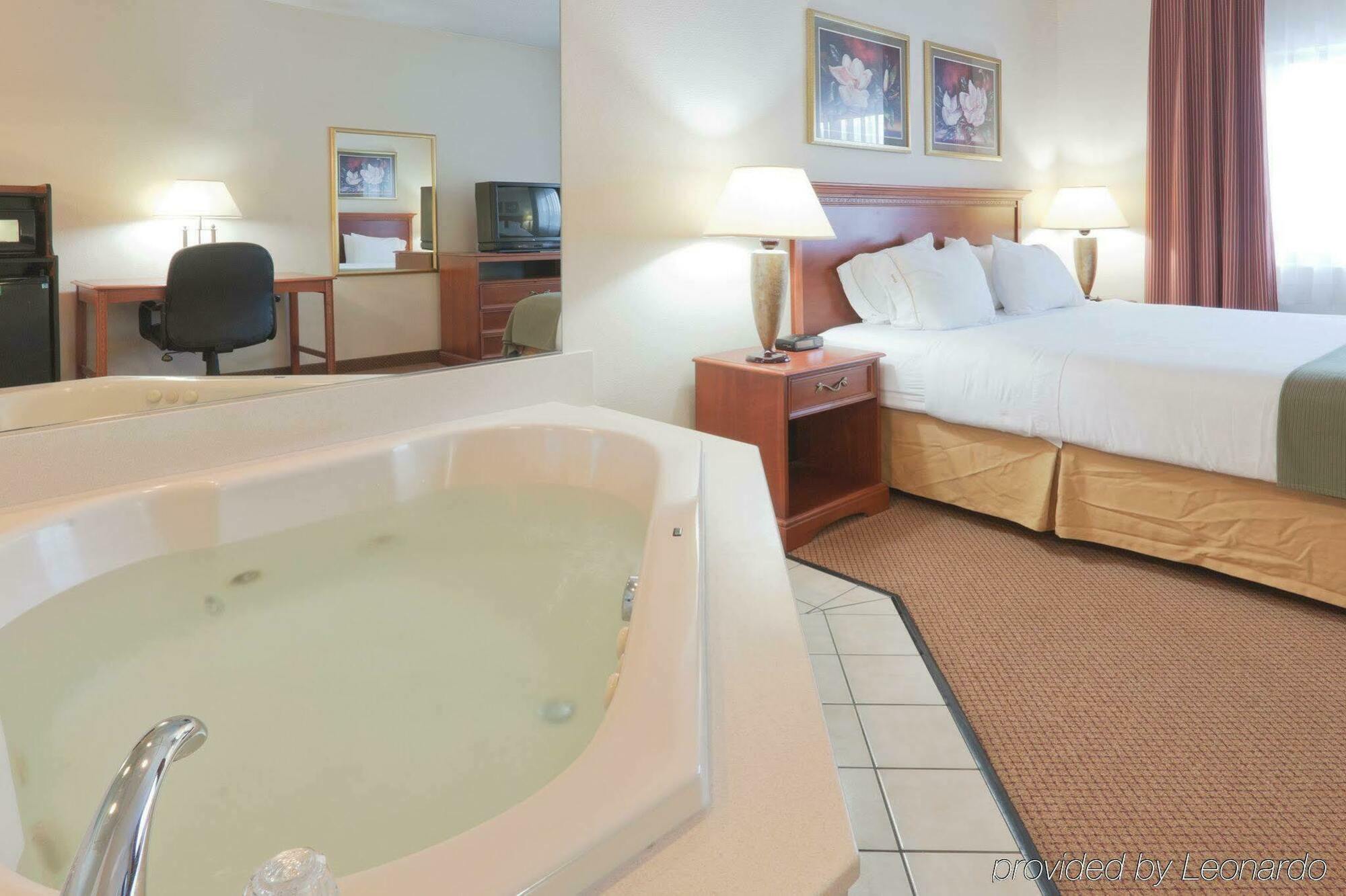 Holiday Inn Express Marshall, An Ihg Hotel Eksteriør billede